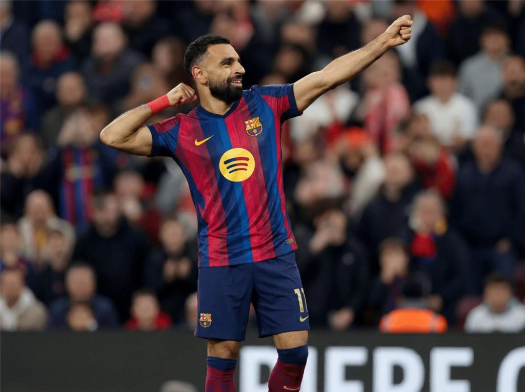 فرص متبادلة: شبكة كتالونية تدعو برشلونة للتفاوض مع محمد صلاح