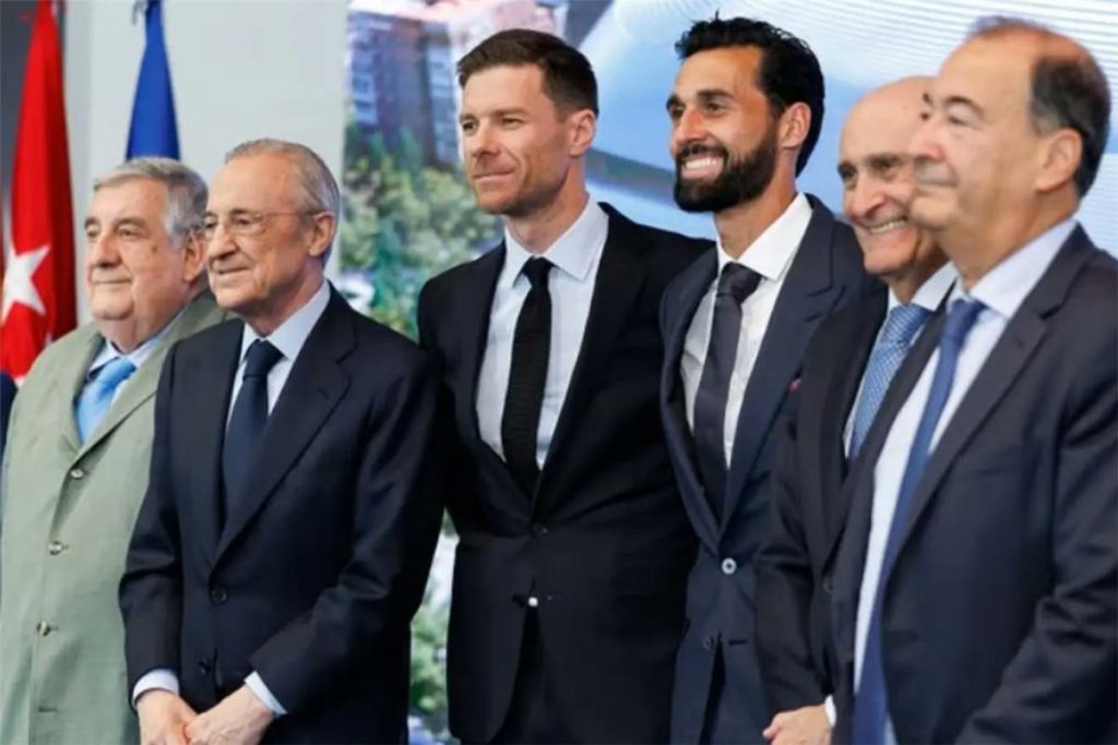 كتب نهاية ألونسو": فرصة قوية لريال مدريد لتحقيق الانتقام من أتلتيكو، وفقًا لـ "ماركا