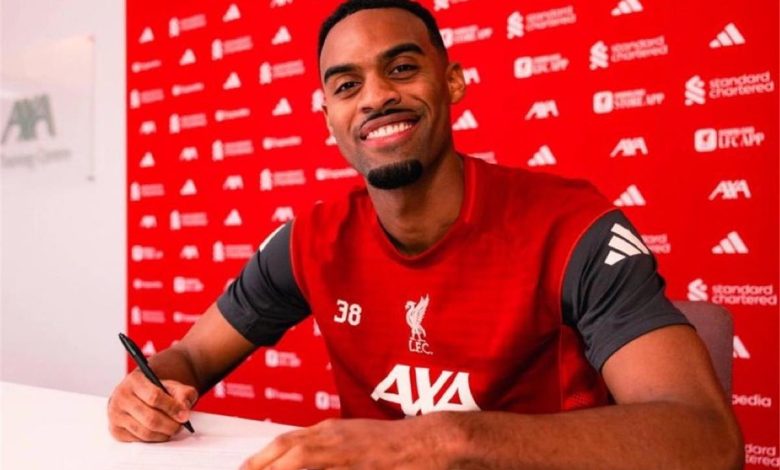 ليفربول يعلن تجديد عقد ريان جرافنبيرخ حتى عام 2032