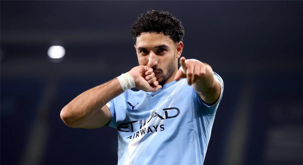 مانشستر سيتي يسعى لضم لاعب برشلونة مع إضافة عمر مرموش في الصفقة