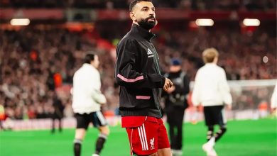 مدافع نيجيريا السابق: إنجازات محمد صلاح يصعب تكرارها، والأفضل أن ينهي مسيرته الرياضية في السعودية