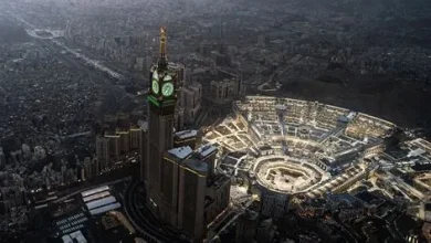 مشاهد جوية توثق لحظة صلاة المصلين في المسجد الحرام ليلة 25 رمضان