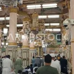 نائب أمير المدينة يؤدي صلاة في الروضة الشريفة ويقوم بزيارة المسجد النبوي