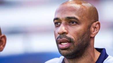 هنري: لاعب ليفربول يمتلك البotential ليصبح من الأفضل في مركزه