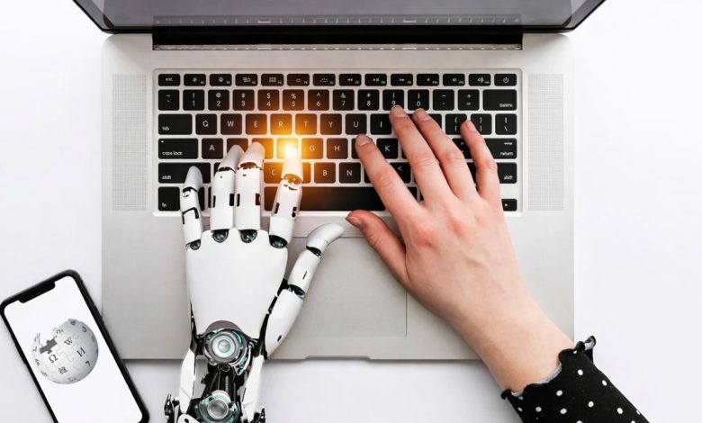 ويكيبيديا تفرض قيوداً على استخدام الذكاء الاصطناعي في كتابة المحتوى