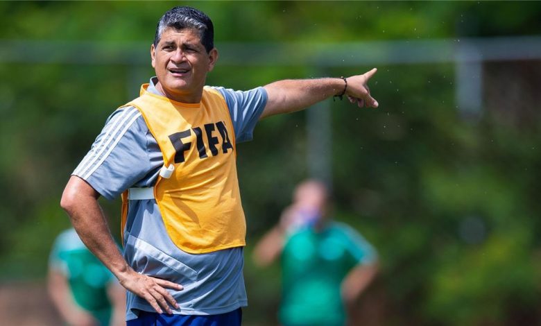 أوسكار رويز يكشف عن معلومات حصرية حول استقدام حكام أجانب لمواجهة الأهلي والزمالك الموسم الماضي