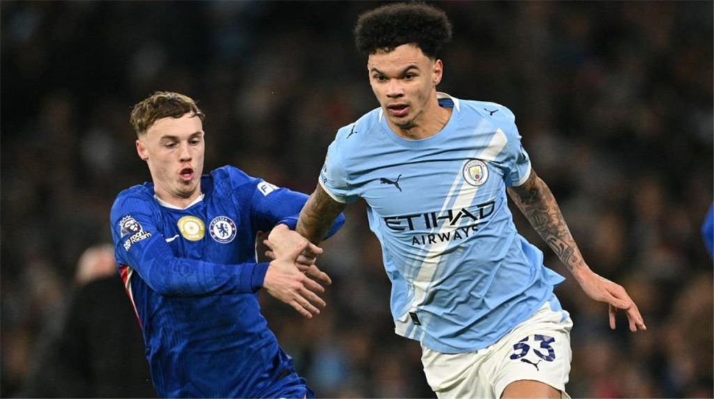 الترددات والقنوات الناقلة لمباراة مانشستر سيتي وتشيلسي في الدوري الإنجليزي اليوم