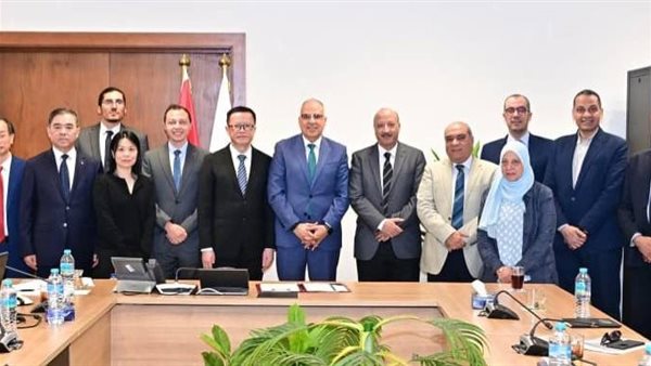 الدكتور سويلم يبحث التعاون مع رئيس مفوضية نهر اليانجتسي الصيني