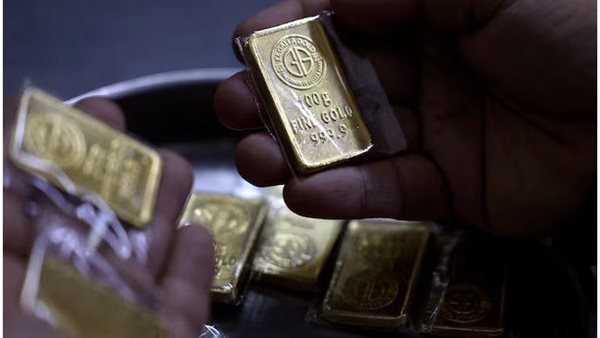 الذهب يواجه خسارة أسبوعية لأول مرة بعد 4 أسابيع من المكاسب المتواصلة