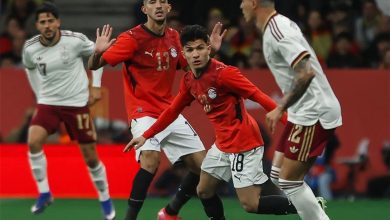 السفير المصري يعبر عن دعم جماهير إسبانيا في مواجهة التمييز العنصري ضد المنتخب