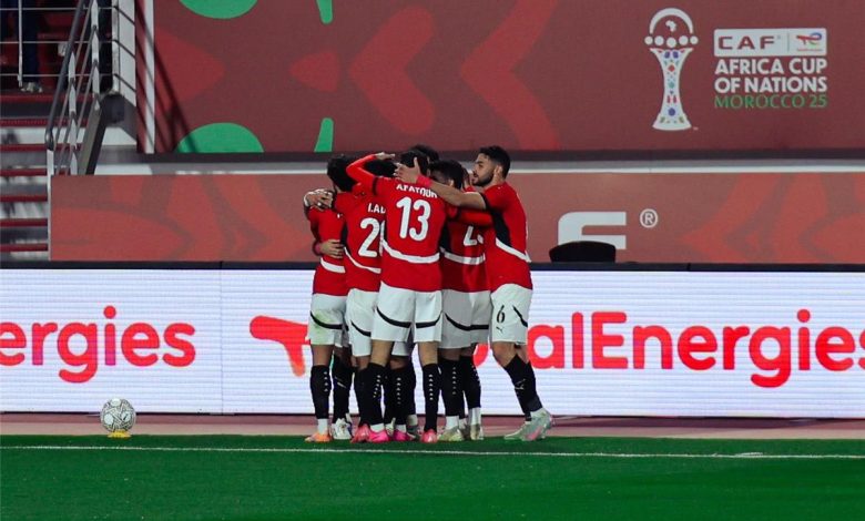 بعثة منتخب مصر تصل القاهرة بعد تحقيق التعادل مع إسبانيا