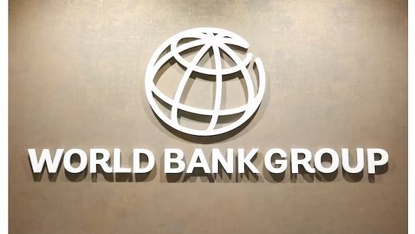 بلومبرج: البنك الدولي يخطط لتمويل عاجل بقيمة 25 مليار دولار للدول المتضررة من حرب إيران