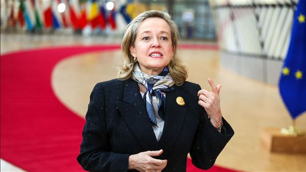 بنك الاستثمار الأوروبي يخصص 2 مليار يورو لتسريع التحول إلى الطاقة النظيفة