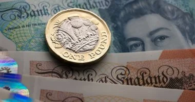 تراجع سعر الجنيه الإسترليني أمام الجنيه المصري في البنوك