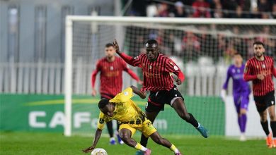 تعادل مثير يحسم ذهاب نصف نهائي الكونفدرالية بين اتحاد العاصمة وأولمبيك آسفي بصافرة مصرية