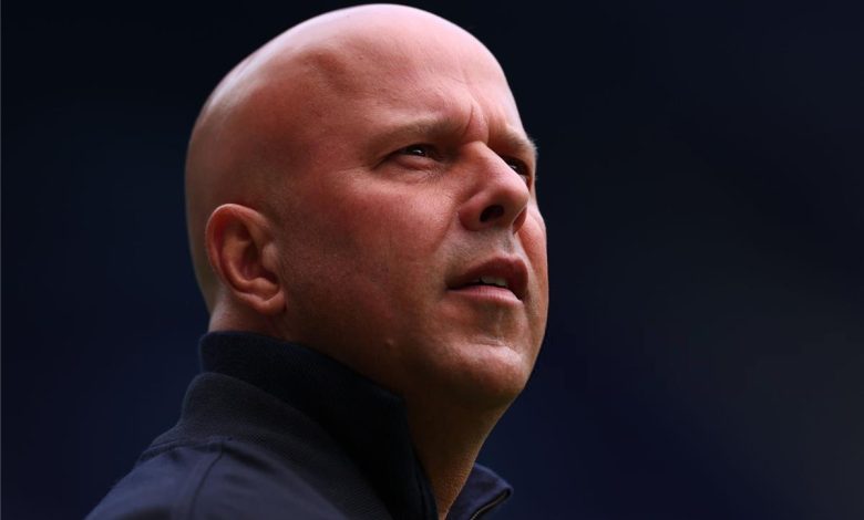 تقارير بريطانية: مصير سلوت في خطر بعد تصرفات جماهير ليفربول في مواجهة مانشستر سيتي