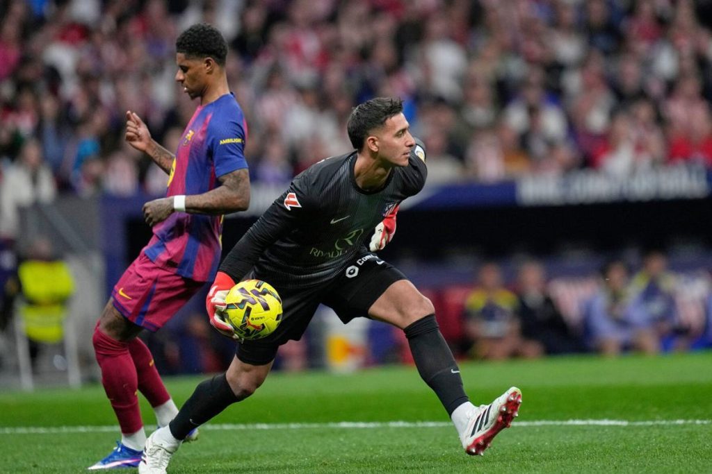 حارس أتلتيكو مدريد يتحدى برشلونة قبل مواجهة دوري أبطال أوروبا: انتصاركم كان بحصّة من الحظ