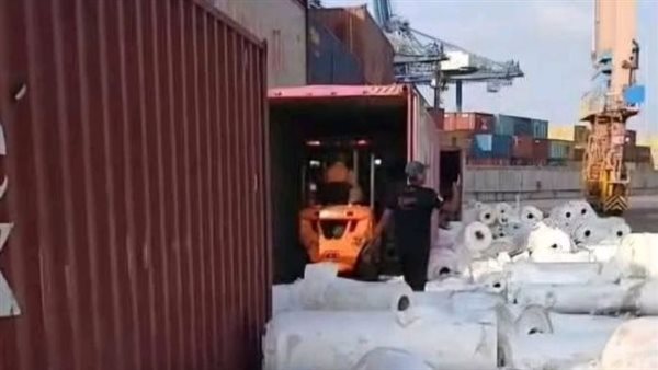 حصيلة مزاد علني لجمارك مطار القاهرة تصل إلى 70.8 مليون جنيه من بيع بضائع وسيارات