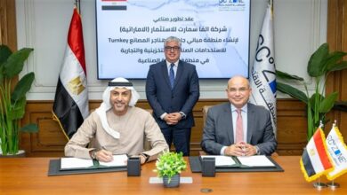 رئيس «اقتصادية قناة السويس» يوقع مشروع «ألفا سمارت» لتطوير مجمع المصانع الجاهزة بالسخنة