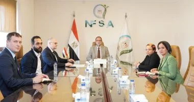 رئيس هيئة سلامة الغذاء يلتقي سفير بيلاروسيا ومستشار السفارة