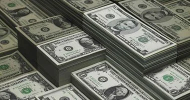 سعر الدولار مقابل الجنيه اليوم 4-4-2026 خلال الإجازة الأسبوعية