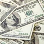 سعر الدولار مقابل الجنيه قبيل بدء جلسة التداول