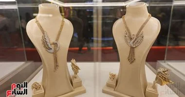 سعر الذهب عيار 21 بدون مصنعية يصل إلى 7160 جنيها في 14 أبريل 2026