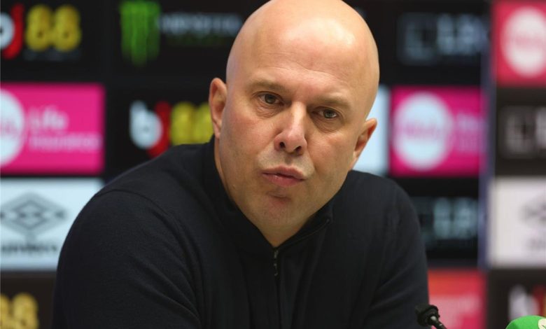 سلوت: متحمسٌ للتحديات القادمة وفخر مانشستر سيتي بقوته المنافسة