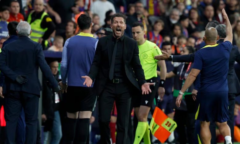 سيميوني: الحديث عن مواجهة برشلونة غير مجدي، ولاعبنا استحق الطرد