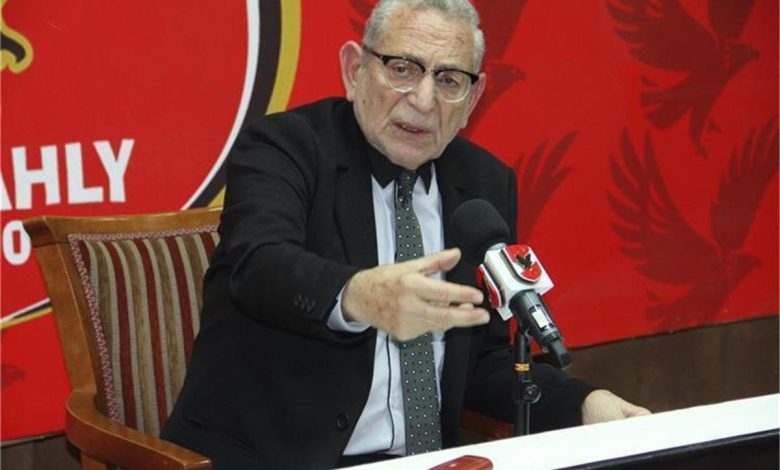 عدلي القيعي يكشف تفاصيل حوار حكم مباراة الأهلي وسيراميكا مع تريزيجيه