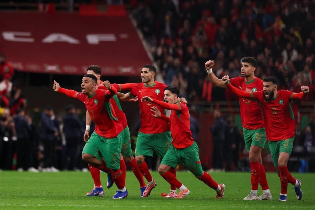 كاراجر يتنبأ: المغرب سيتفوق على البرازيل في كأس العالم قبل أن يواجه عملاقًا أوروبيًا