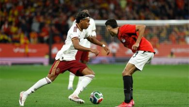 محمد فضل يثني على أداء منتخب مصر أمام إسبانيا ويشير إلى تأثير محمد صلاح المحتمل على أداء الفراعنة