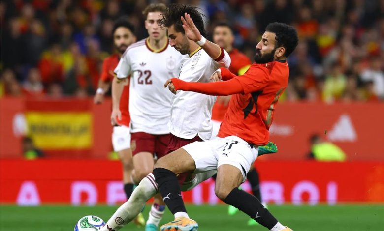 نائب رئيس آس يعبّر عن استيائه من عنصرية جمهور إسبانيا تجاه منتخب مصر: لا أحد يملك تفسيراً منطقياً لما حدث.