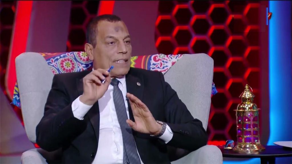 ناصر عباس: الأندية لها الحق في الاستماع لمحادثات VAR ويشرح سبب مشاركته مع وفد الأهلي