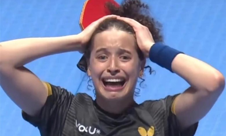 وداعٌ يليق ببطلة مصرية: هنا جودة تواجه المصنفة الأولى عالميًا في مباراة درامية بكأس العالم لتنس الطاولة