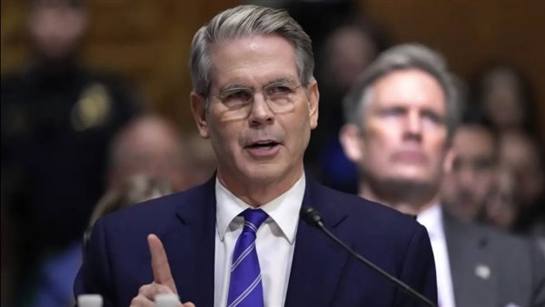 وزير أمريكي يؤكد تراجع التضخم ويدعو الاحتياطي الفيدرالي لخفض الفائدة