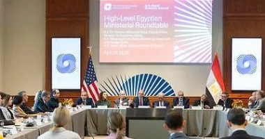 وزير الاستثمار والتجارة الخارجية يتحدث في مائدة مستديرة بغرفة التجارة الأمريكية بواشنطن