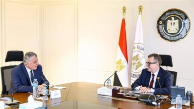 وزير التخطيط يلتقي "أيادي للاستثمار" لتعزيز جهود التنمية الاقتصادية