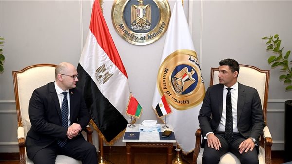 وزير الصناعة يؤكد التزام مصر بتوسيع نطاق عمل الشركات البيلاروسية