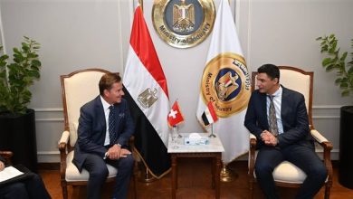 وزير الصناعة يؤكد وجود فرص واعدة لتوطين الصناعات السويسرية في مصر