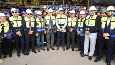 وزير الصناعة يزور مصانع الحديد والصلب في السويس ويعلن عن استراتيجية شاملة للقطاع