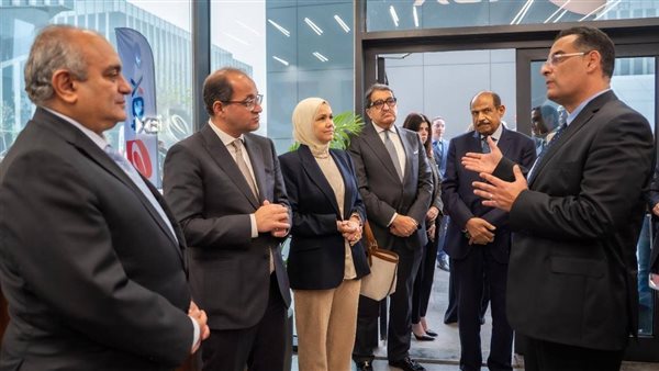 وزير المالية يؤكد أهمية تنفيذ الوعود ويشير إلى ضرورة تقديم خدمات VIP للممولين