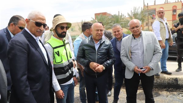 وزير النقل يقوم بزيارة ميدانية لمواقع العمل على الطريق الساحلي القنطرة شرق/ العريش/ رفح