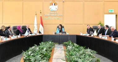 وزيرة الإسكان تبحث في اجتماع موسع تقدم مشروعات المبادرة الرئاسية «حياة كريمة»