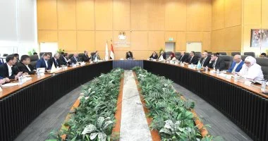 وزيرة الإسكان تستعرض الموقف التنفيذي وآخر مستجدات منطقة الأعمال المركزية بالعاصمة الجديدة