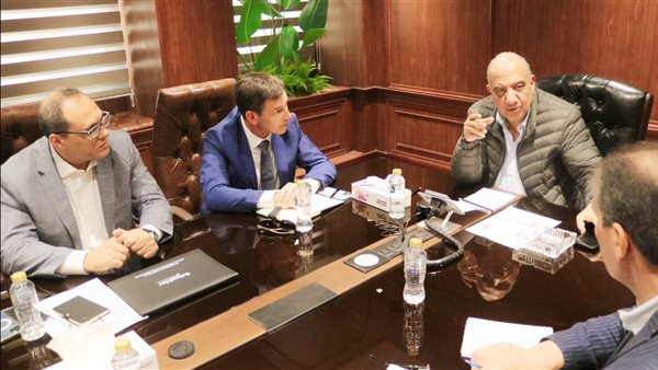الكهرباء تعزز جهود ترشيد استهلاك الطاقة في المصانع والمستشفيات والفنادق بالتعاون مع شنايدر إليكتريك