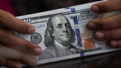 سعر الدولار أمام الجنيه المصري مع بدء تعاملات البنوك