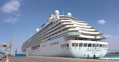 ميناء السخنة يستقبل السفينة CRYSTAL SERENITY بحمولة 1100 فرد