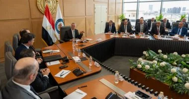 وزير البترول يعلن عن حوافز جديدة للتوسع في الحفر الأفقي والتكسير الهيدروليكي لزيادة الإنتاج