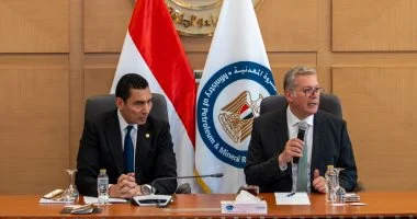 وزيرا البترول والرياضة يجتمعان لبحث سبل تمكين الكوادر الشابة في قطاع الطاقة